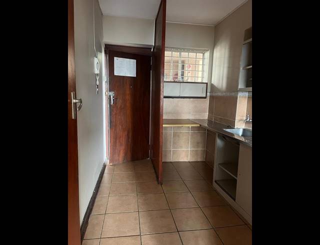 1 BEDROOM APARTMENT FOR SALE IN BRAAMFONTEIN
